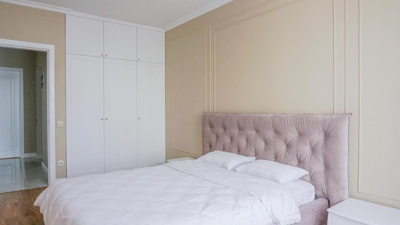 Luxury Apartment Near Metro Station Osokorky Kiew Exterior foto