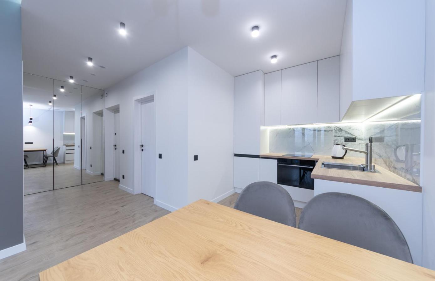 Luxury Apartment Near Metro Station Osokorky Kiew Exterior foto