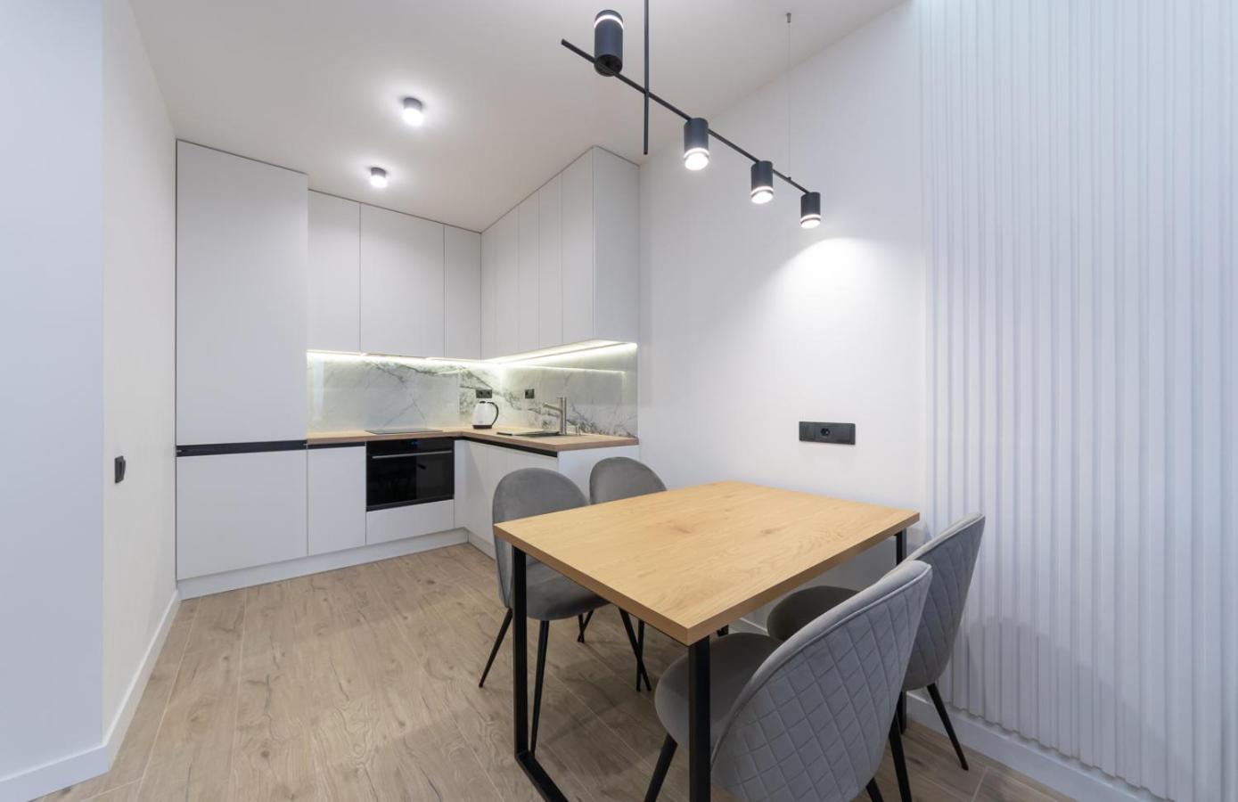 Luxury Apartment Near Metro Station Osokorky Kiew Exterior foto