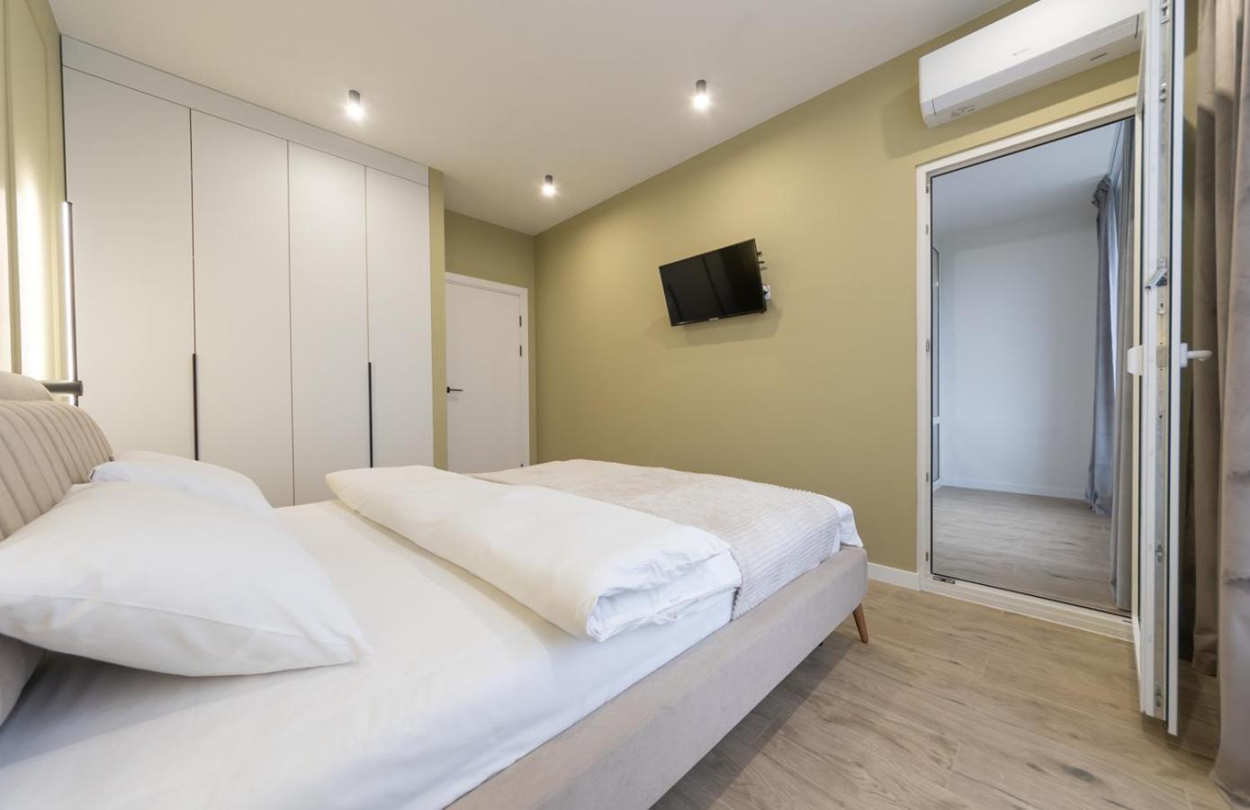 Luxury Apartment Near Metro Station Osokorky Kiew Exterior foto