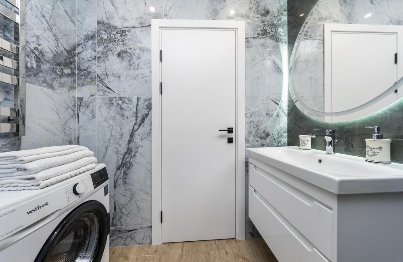Luxury Apartment Near Metro Station Osokorky Kiew Exterior foto